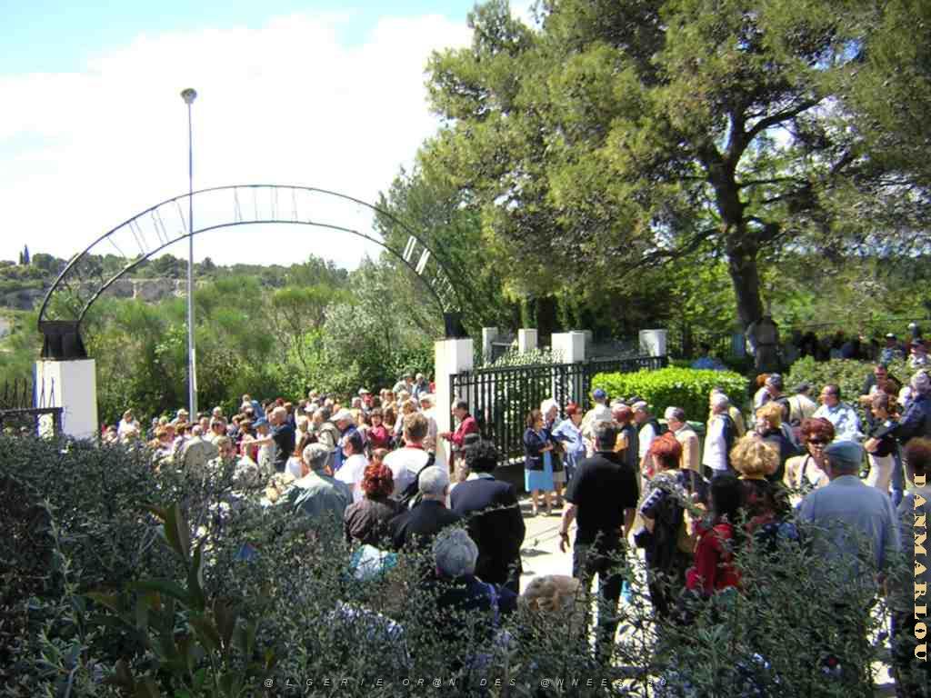 NIMES JEUDI 05 MAI 2005 ELISABETH ASENCIO 024.JPG